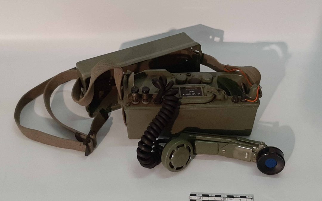 Vojaški poljski telefon M-63