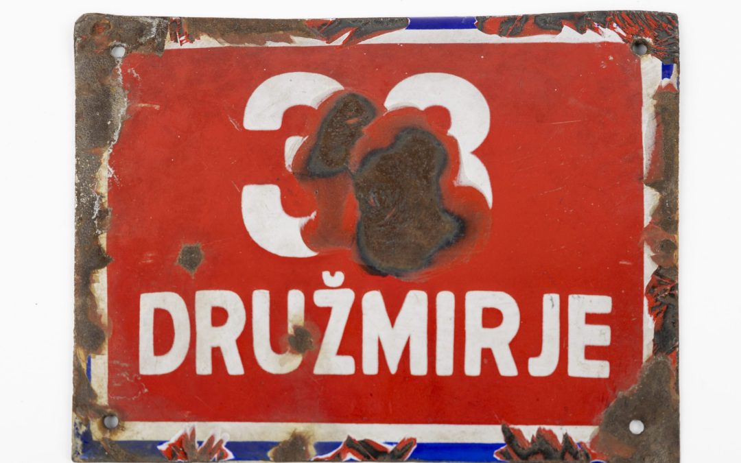 Hišna številka Družmirje