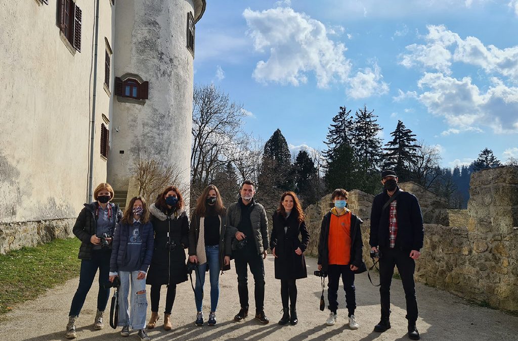 V arhitekturo ujeti portreti