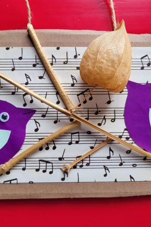 Mladi muzealci: Če se igrajo v sušcu mušice, v aprilu vzemi rokavice